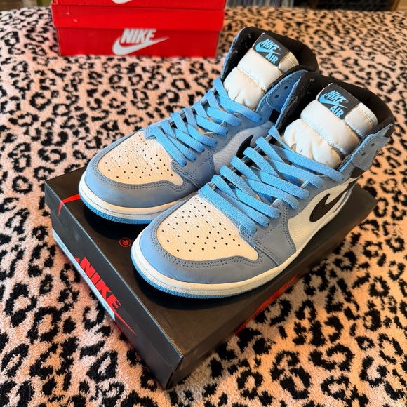 Nike Air Jordan 1 Retro High OG - University Blues - Picture 6 of 9